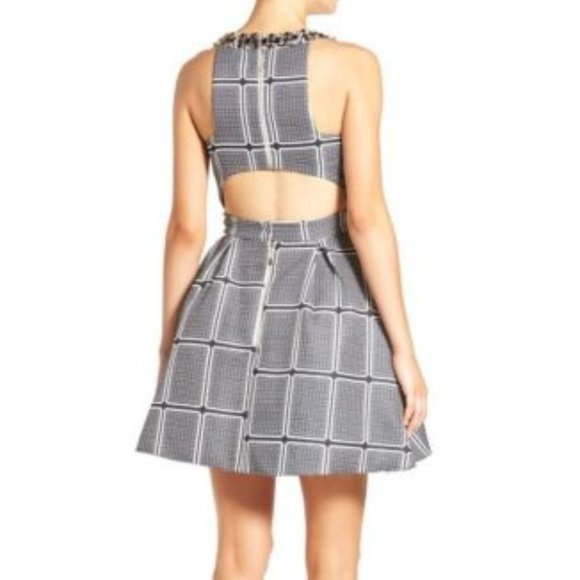 MAC DUGGAL EMBELLISHED PRINT SKATER FIT & FLARE DRESS sz 8 - Picture 3 of 7